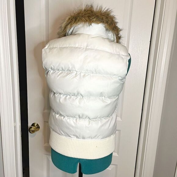 Weathervane Active Quilted Puffer Faux Fur Collar Sleeveless Pocket Zip Vest - Picture 5 of 13